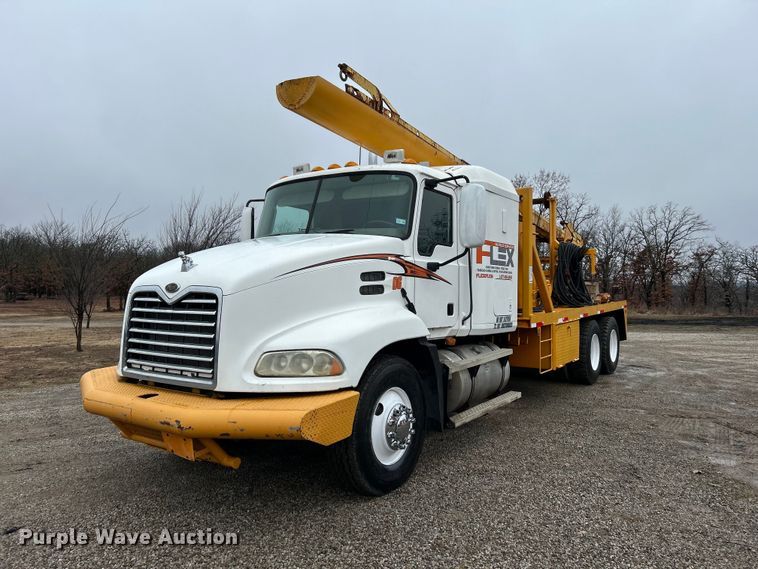 2004 Mack CX613 laydown truck - DN0671