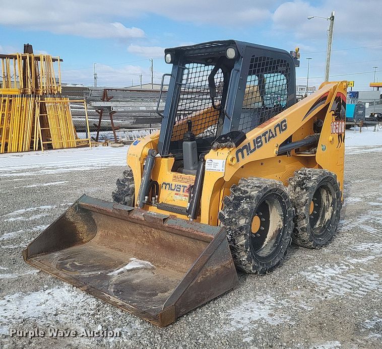 2017 Mustang  1650R skid steer loader - DO4794