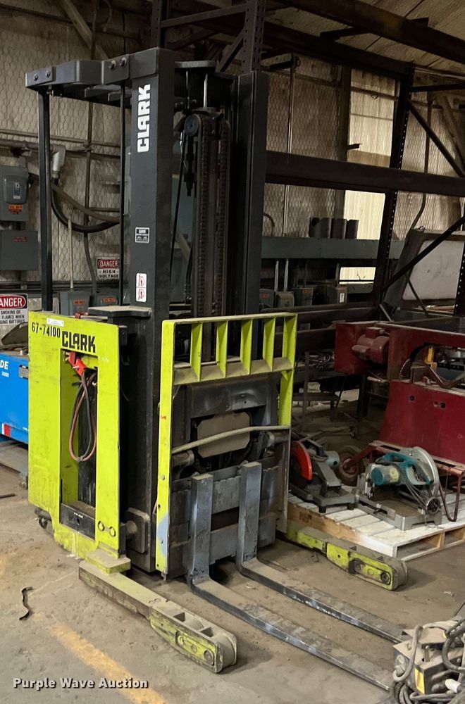 Clark  NP300D30 forklift - JT9114