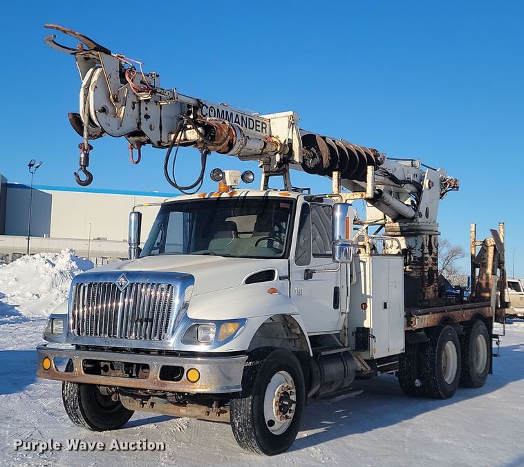 2005 International  7400 digger derrick truck - LA9534