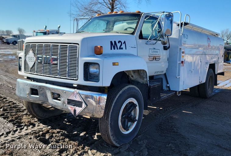 1992 GMC C7H042 fuel truck - LA9601
