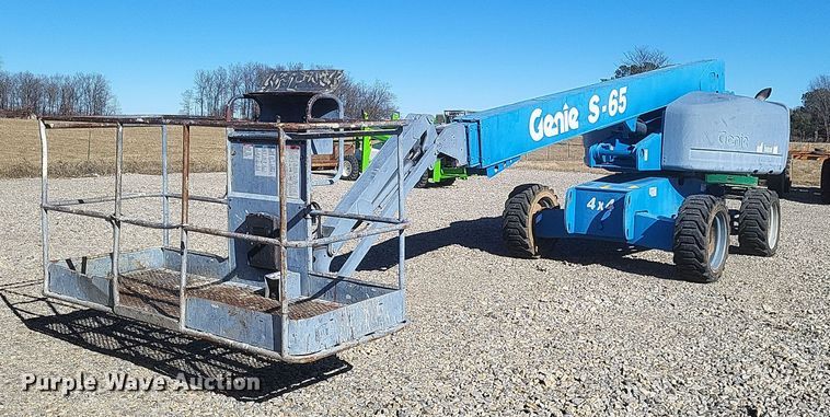 2004 Genie  S-65 boom lift - MI9927