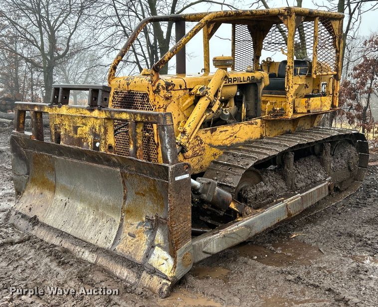 1965 Caterpillar D6C dozer - NE9752