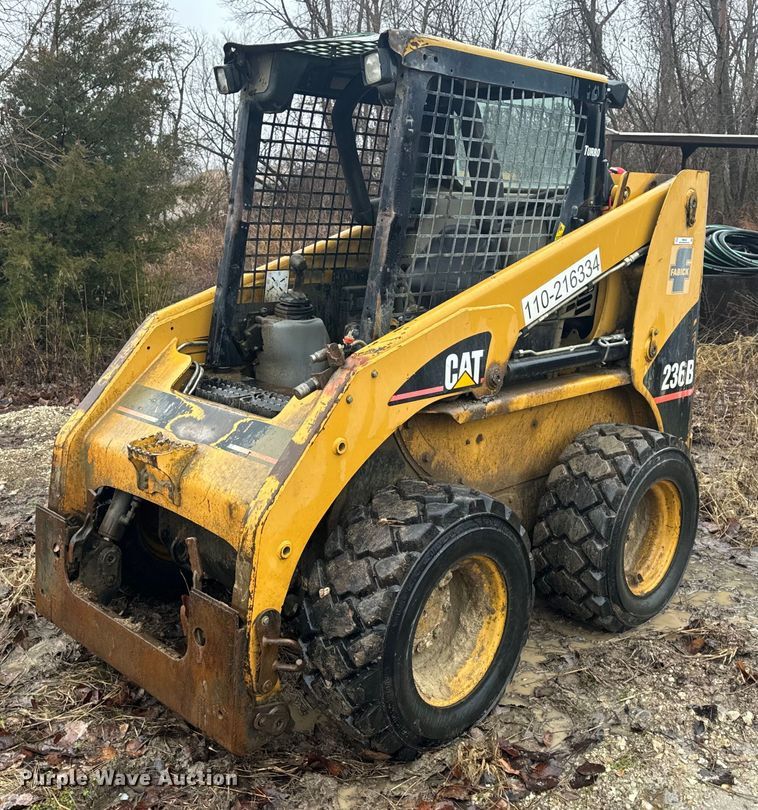 2007 Caterpillar 236B skid steer loader - NM9240