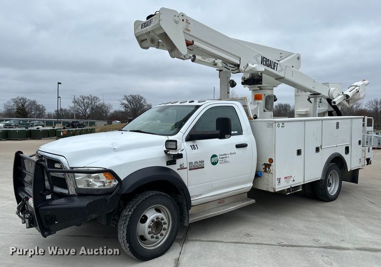 2014 Dodge Ram 5500HD bucket truck - NM9256