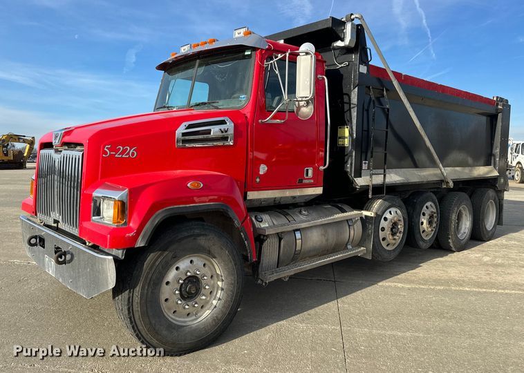 2016 Western Star 4700SF dump truck - NM9262