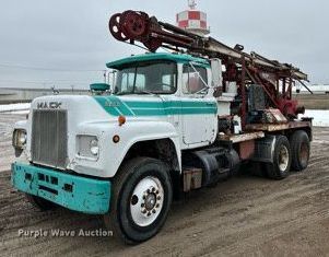 1979 Mack cable tool rig truck - NN9368