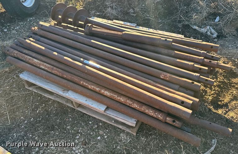 Approximately 33 auger extensions - NN9397