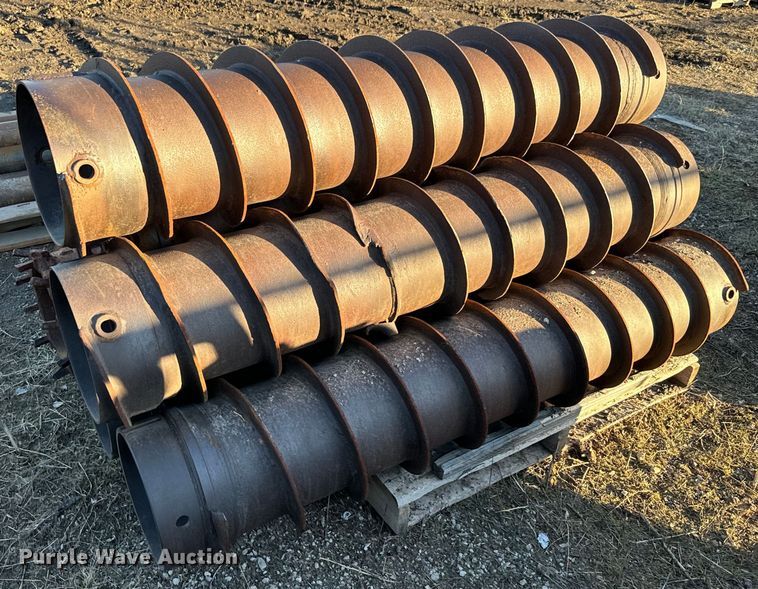 Approximately 6 hollow stem augers - NN9399