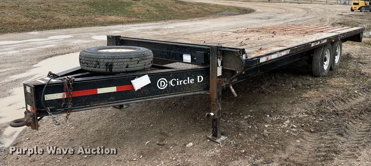 2009 Circle D flatbed trailer - NN9454