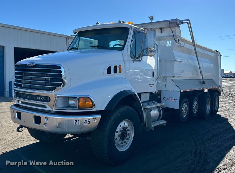 2006 Sterling   LT9500 dump truck - NN9457
