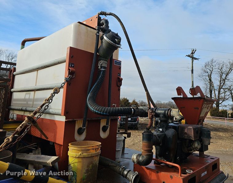 2005 Ditch Witch FM13 mud mixer tank - NP9328