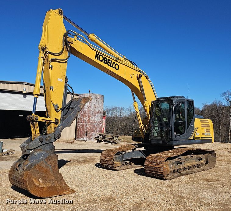 2013 Kobelco SK210LC excavator - NP9359