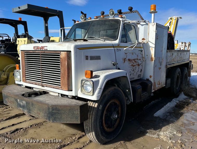 1982 GMC  Brigadier crane truck - NS9221