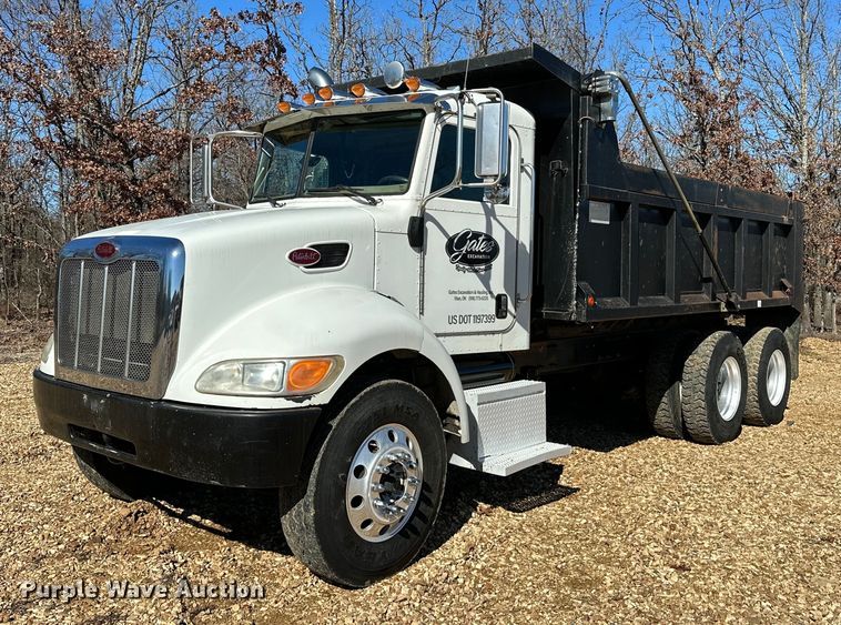2008 Peterbilt  340 dump truck - OM9804