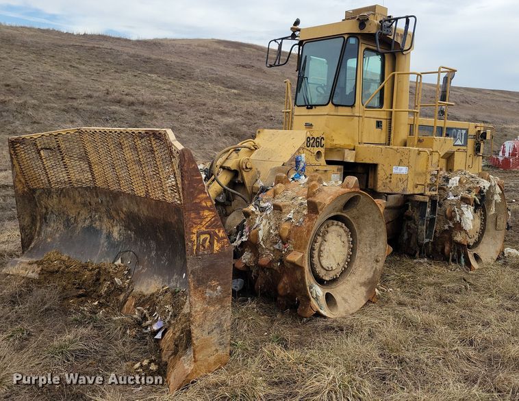 1991 Caterpillar 826C landfill compactor - DL7849