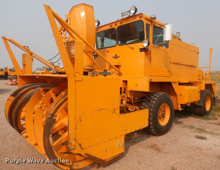 1982 Oshkosh H-2218 snow blower truck - JZ9852