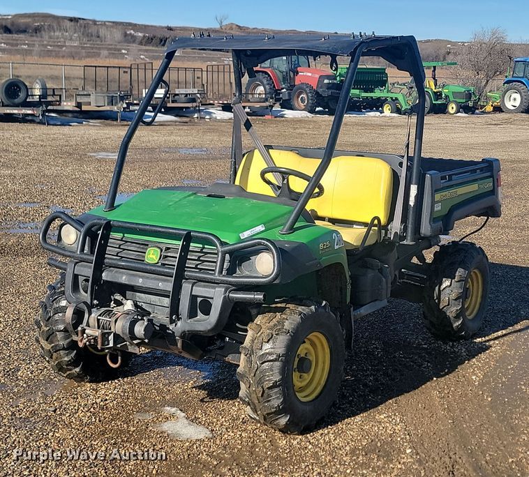 2013 John Deere 825i utility vehicle - LA9617