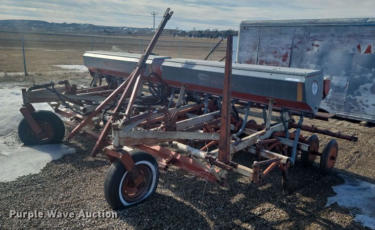 Melroe  Kirschmann grain drill - LA9619