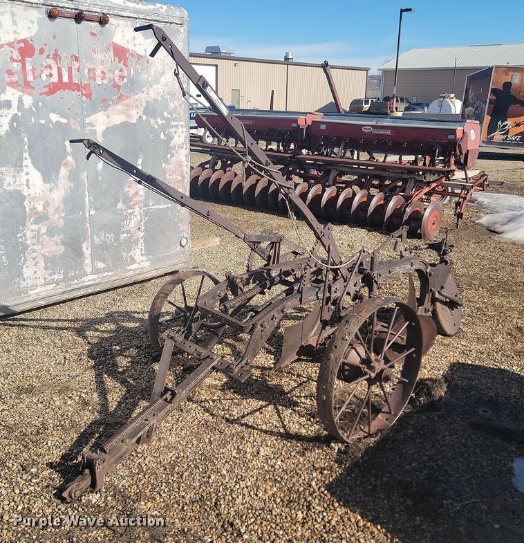Two bottom plow - LA9622