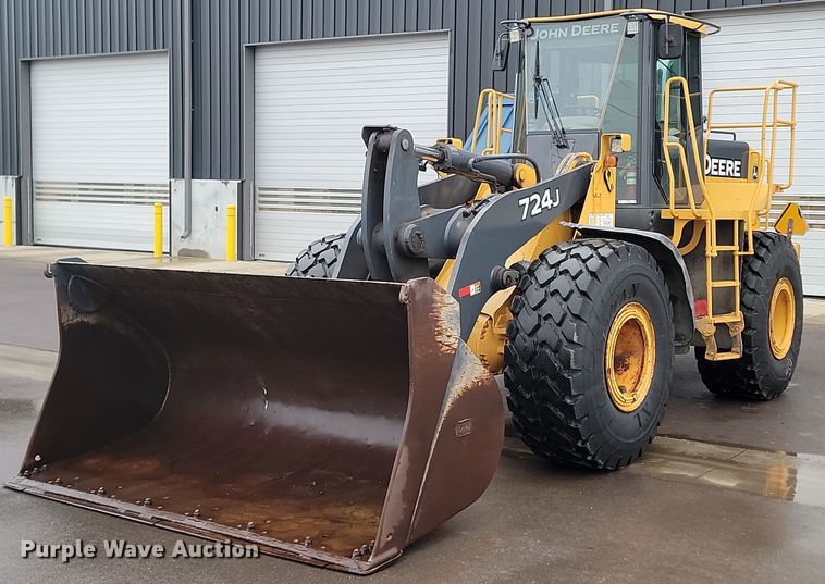2004 John Deere 724J wheel loader - LA9646