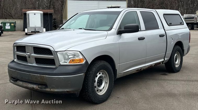 2011 Dodge Ram 1500 Crew Cab pickup truck - LO9485