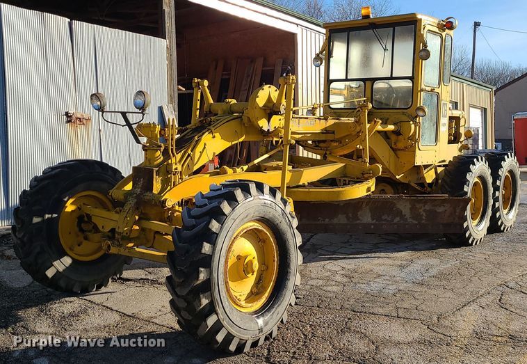 1971 Caterpillar  112F rigid frame motor grader - MQ9615