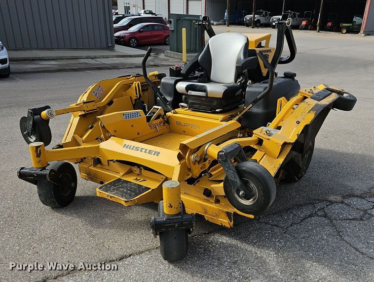 Hustler Super 104 ZTR lawn mower - NE9526