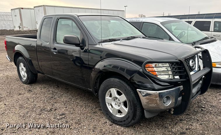 2005 Nissan Frontier  King Cab pickup truck - NI9774