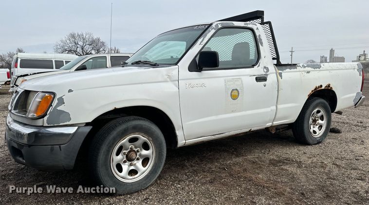 2000 Nissan Frontier  pickup truck - NI9777