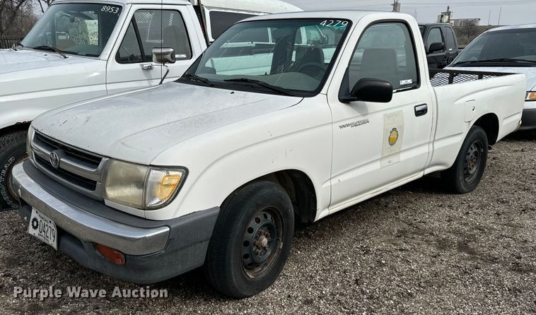 1999 Toyota Tacoma  pickup truck - NI9780