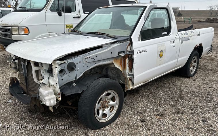 2000 Nissan Frontier  pickup truck - NI9782