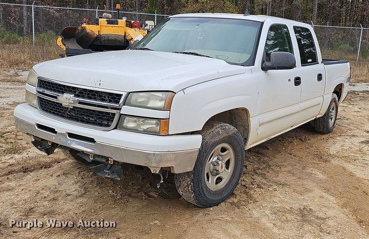 2007 Chevrolet  Silverado 1500 Crew Cab pickup truck - NP9156