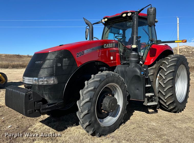 2017 Case IH Magnum 250 MFWD tractor - DH1927
