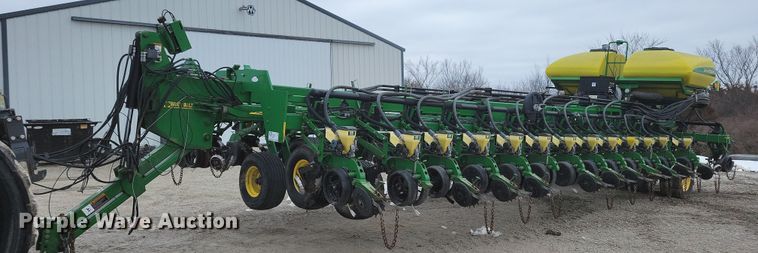2011 John Deere DB80 planter - DL7846