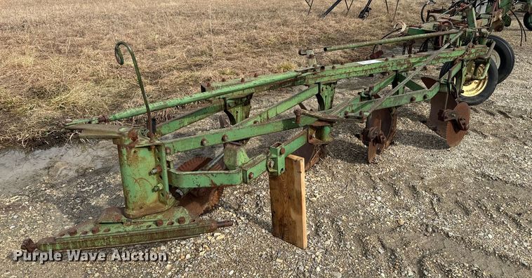 John Deere F145 plow - DQ6716