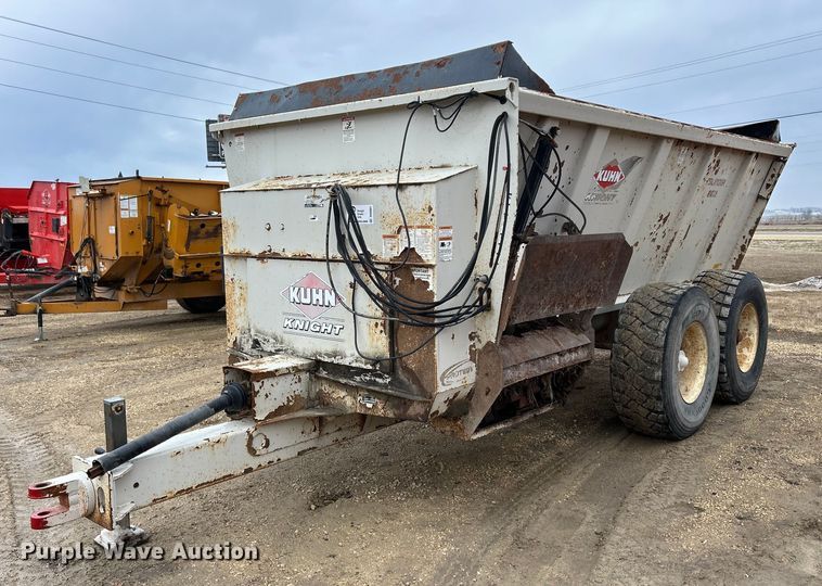 Kuhn Knight  8132 manure spreader - DS0801