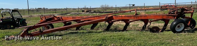 Case seven bottom plow - EJ0229