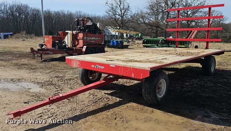 E-Z Trail 1090  hay wagon - EJ5841