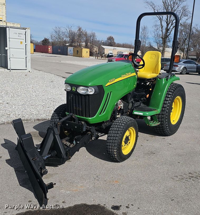 2008 John Deere 3320 MFWD tractor - EJ5861