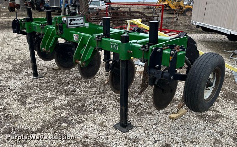 Unverferth Zone Builder 110 in-line ripper - NF9276
