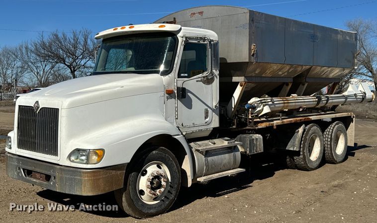 2005 International 9200 fertilizer delivery truck - OD9986