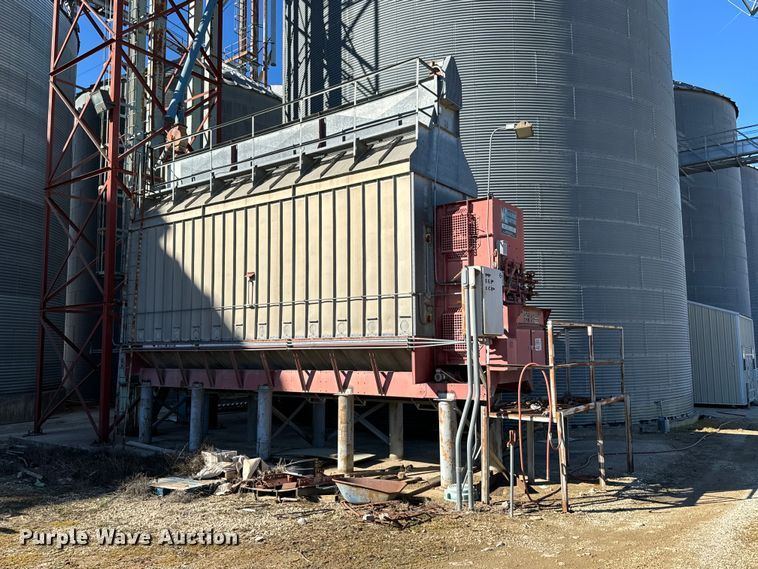 Matthews Company 975 grain dryer - OJ9423
