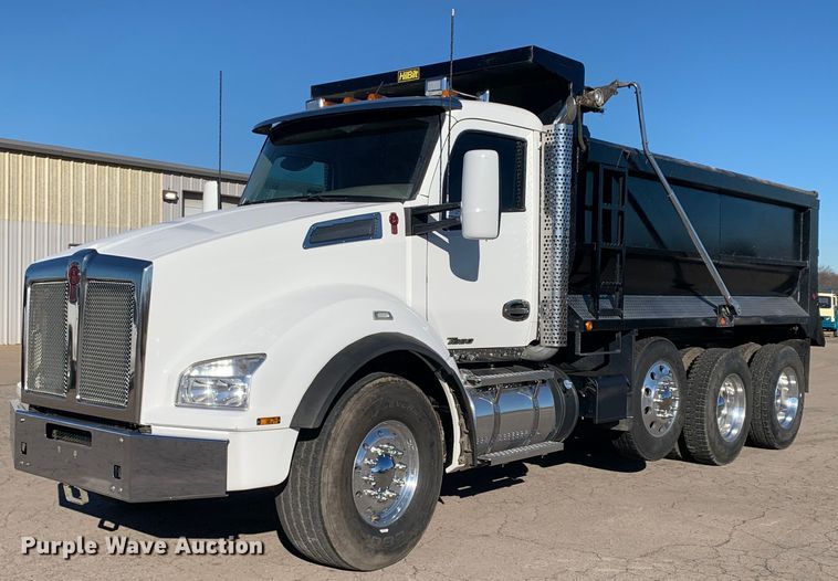 2016 Kenworth T880 dump truck - DM7732