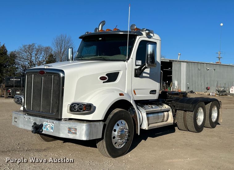 2016 Peterbilt 567 semi truck - DN0693