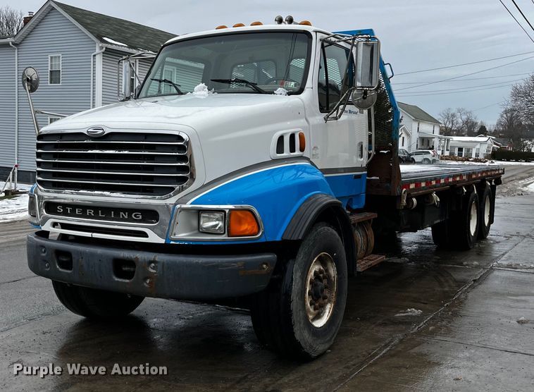 2002 Sterling  L-Line flatbed truck - DP0280