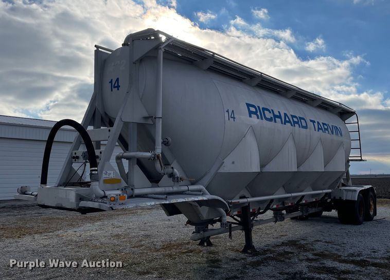 1981 J&L Tank 3478 pneumatic dry bulk trailer - DP0289