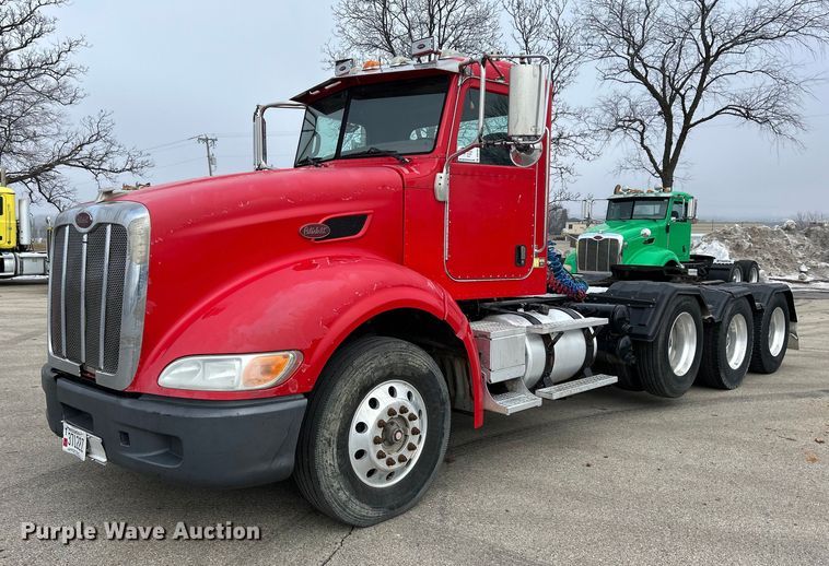2008 Peterbilt  386 semi truck - DS0791