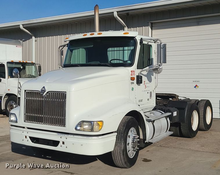 2007 International 9200i semi truck - DS7253