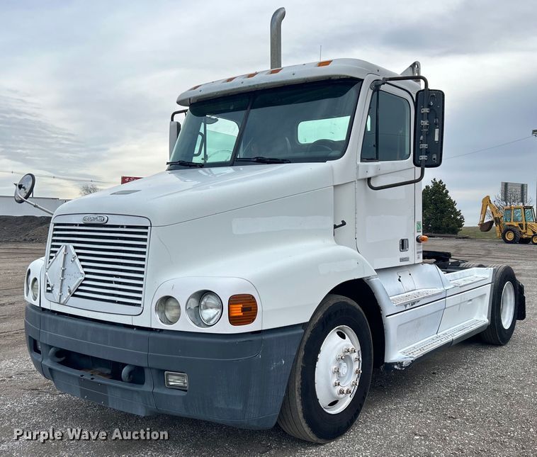 2002 Freightliner  Century Class semi truck - EG1174